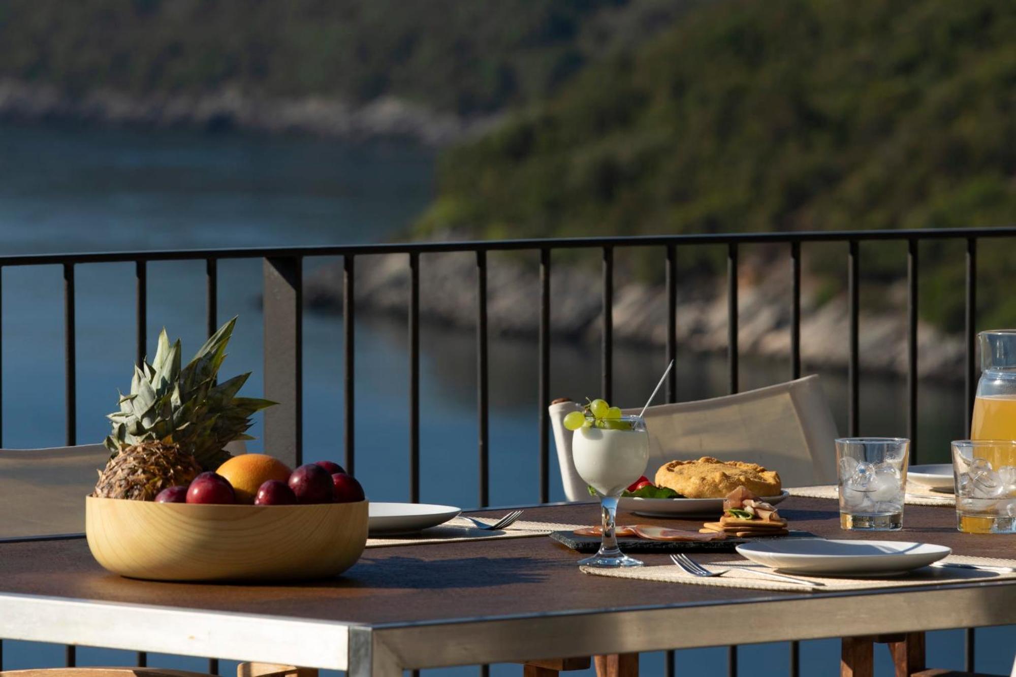 Villa Kalamos - Modern Villa In Sivota Bay With Direct Access To Sea エクステリア 写真